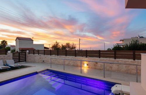 7 bedroom villa with pool, 700m from the beach! - Foto 4