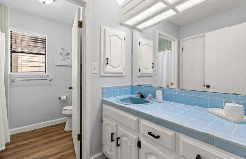 5BR 3.5BA Waterfront Boat, Dock and Kayaks, Lake McQueeney by Austin Vacay - Foto 29