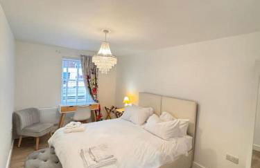 Gorgeous 2 bed apartment with free parking near, Sefton Park, Palm House, Lark Lane, Liverpool and Everton football clubs - Foto 3