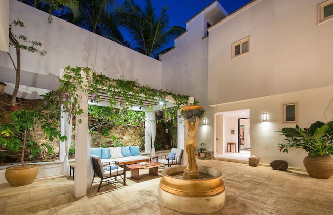 Exquisite Hilltop Villa with Luxurious Modern Design, Sweeping Ocean Views & Sparkling Infinity Pool - Foto 37