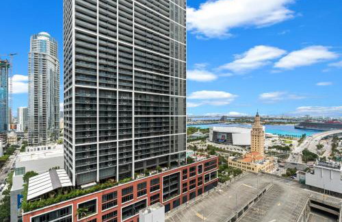 Downtown Condo with Den and Pool Access - Foto 39