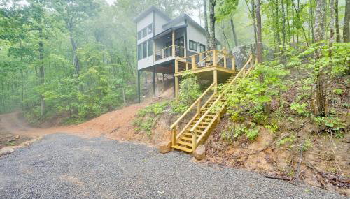 The Evergreen Treehouse with Winter Views - Foto 5