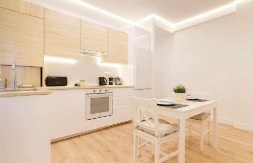 Apto Reformado con encanto by URBANHOSTS - Foto 14