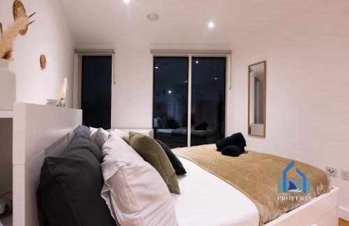 City Condo-Terrace-Gym-Games Room -Free Secure Parking- Manchester - Foto 12