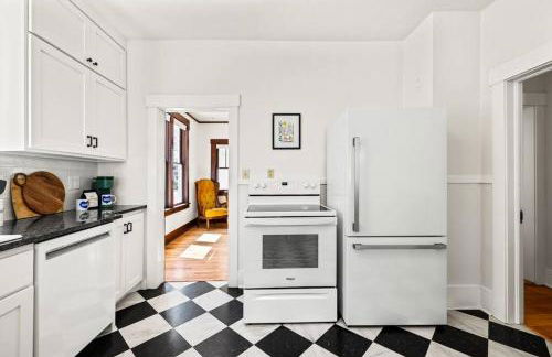 Historic Hideaway Hot Springs - Photo 17