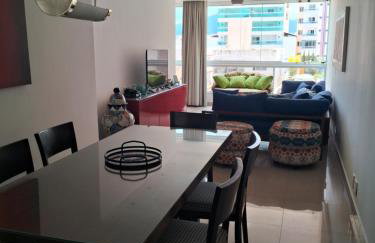 Show de apartamento na Praia do Morro - Guarapari - 3Q - Área externa com churrasqueira - 2 vagas garagem - Wifi - 100m da praia - ar condicionado - Foto 1