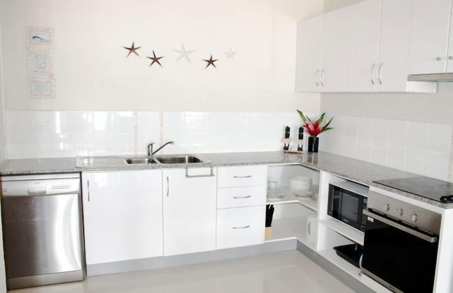 Vanuatu Beachfront Apartments - Photo 17