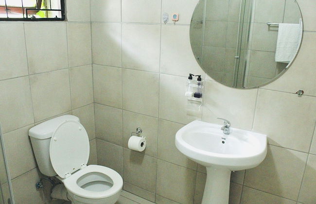 Impeccable 1-bed Apartment in Sandton - Photo 3