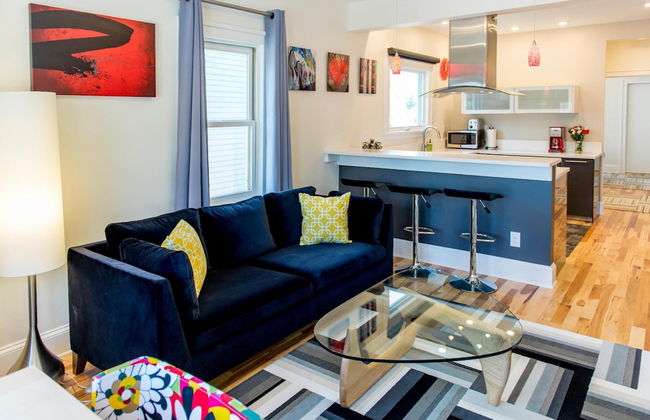 Downton Annie Apartment One 2BD 1BA Parking - Foto 1