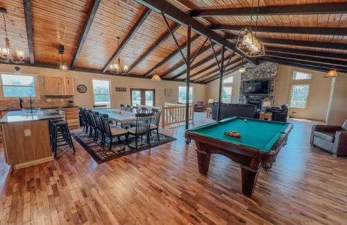 The Lodge at Hocking Hills - 2 Hot Tubs - 6 acres - Lake access - Photo 23