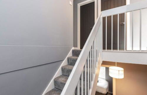 Modern & Stylish 3 Bedroom Home in Peterborough - Photo 19