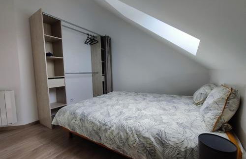 YUCA - appartement COSY 2 chambres intimes Hyper centre d'ERNEE - Foto 9