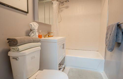 Stylish 3BD Near Empire - Foto 13