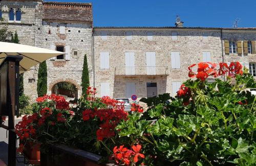 La Cabane - Au cœur d'un village médiéval - Foto 23