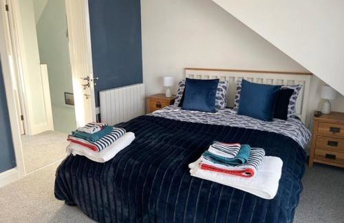 Orchard Lodge-Coastal Retreat, newly built hideaway with village views and private terrace - Foto 30