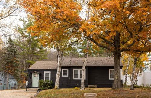 Centrally Located Cozy Modern Home in Bethel - Foto 63