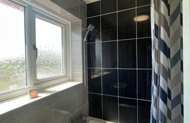 Shortlet Express, Beautiful 3 bedroom House in Rainham - Foto 9