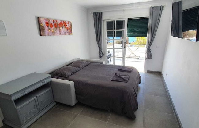 Front Line Seafront Apartment With all day Sun! - Foto 1