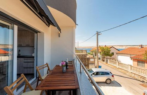 Beautiful Apartment In Prizna With Wifi - Photo 9