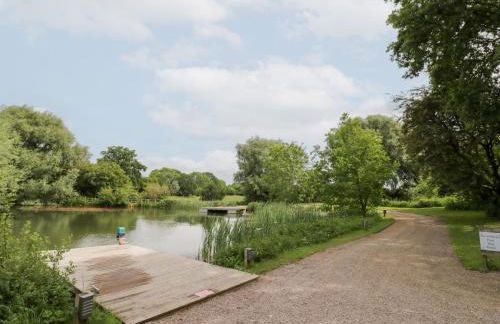 The Tunnel at Bridge Lake Farm and Fishery - Foto 25