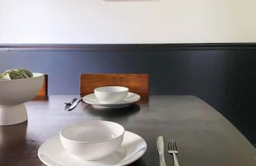 Mid-Century Modern Home Near Downtown with Free Parking - Foto 53