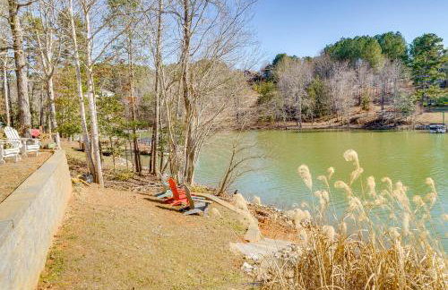 Porch and Game Room! Getaway on Lookout Shoals Lake - Foto 23
