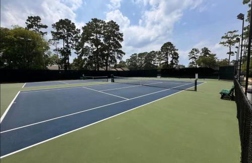 Luxury Lakefront Escape on Lake Conroe - Photo 17