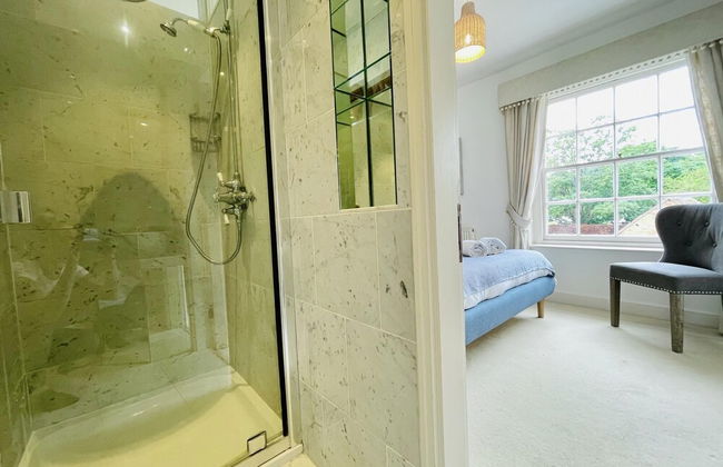 Dolls House - Luxury Townhouse - From 400 Per Night - Photo 62