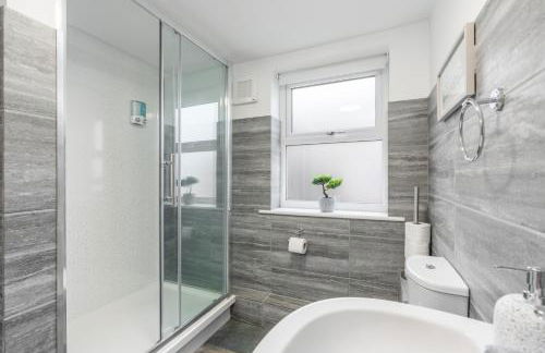 Charming Apartment In Andover Town Centre 55'' 4K Smart TV Netflix - Photo 4