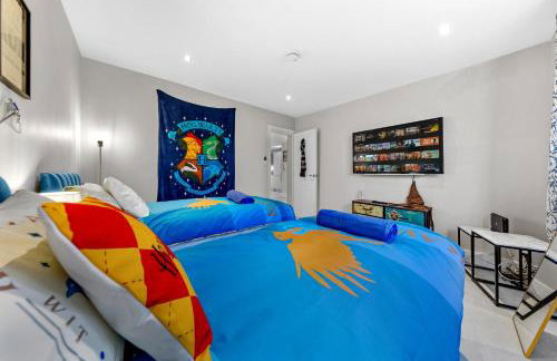 The Lumos House - 4 Bed Home w Parking near Harry Potter Studios - Foto 43