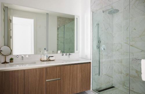 Premier Penthouses and Apartment with Captivating Views of Millennium Park - Photo 57