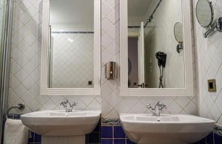 Apartamentos Puente Romano Suites Parking Gratis - Foto 62