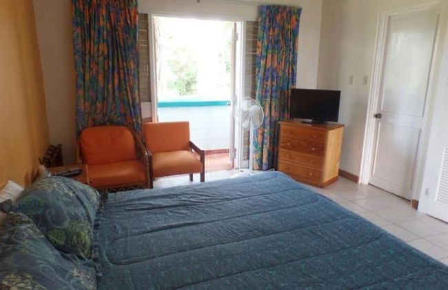 Point Village Studios and Suites - Photo 3