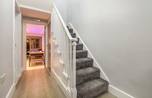 Luxe 5-bedroom House with Hot Tub, Pool table & Football Table - Foto 13