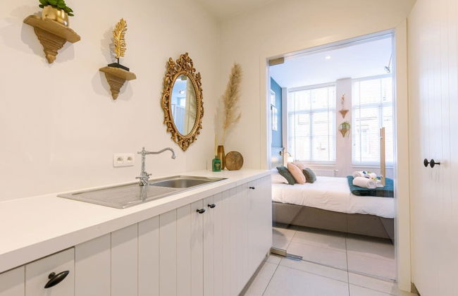 Art Deco Style Studio in the Heart of Bruges - Photo 26