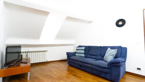 Airport & Sea, Large Music-Themed Apartment - Foto 4