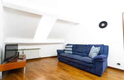 Airport & Sea, Large Music-Themed Apartment - Foto 4