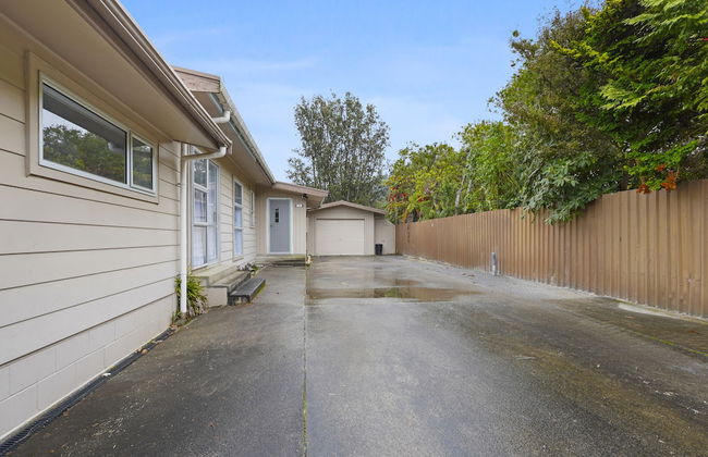 Lakeview Escape with spa - sauna - patio - Photo 41