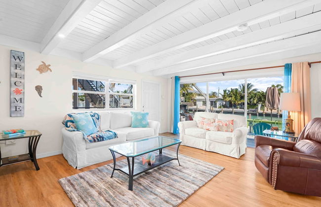 Seabreeze Cove Waterfront Gem 38 Foot Dock Cabana Club - Foto 9