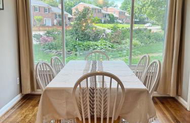 Entire Private 3 Bedrooms 1 Bathroom Single House with Fenced Garden - Photo 17