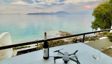 Stunning Beachfront Apartment Strátos - Foto 2