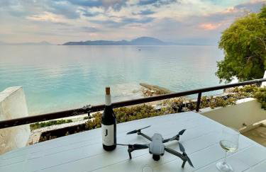 Stunning Beachfront Apartment Strátos - Foto 2