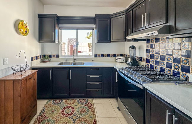 Modern 3BR Family Escape - Foto 14