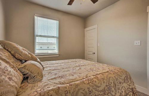 College Station Townhome with Furnished Patio! - Foto 20