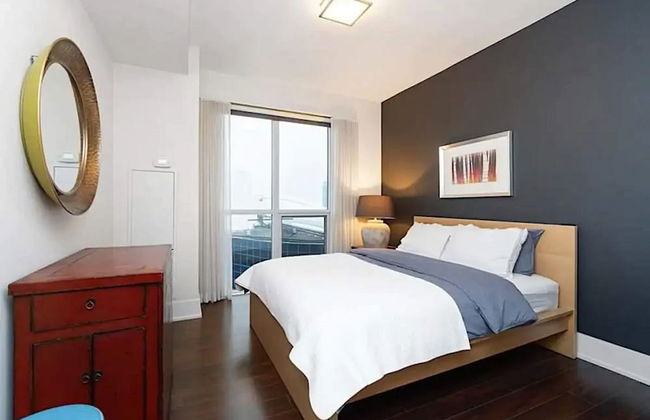 Lanterra Downtown Cn Tower - Photo 13