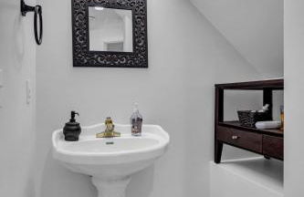 LakeFront | HotTub | Dock | 4BD4.5BA | FreeParking - Foto 21