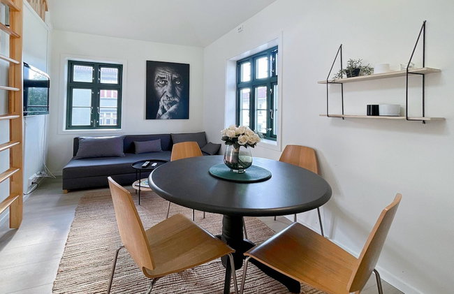 Vibrant Apartment on Bustling Street, Above a Restaurant - Perfect for Tourists, - Foto 31