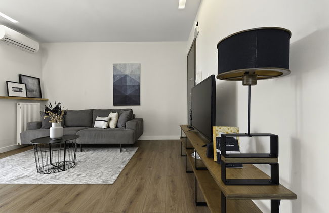 Posh 1BR Apartment in Chalandri - Photo 10