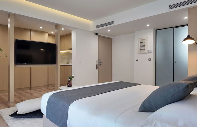 CC LUX Suites - Photo 79