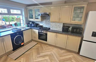 Spacious 3 Bed Home in Glasgow City With Free Parking - Foto 22